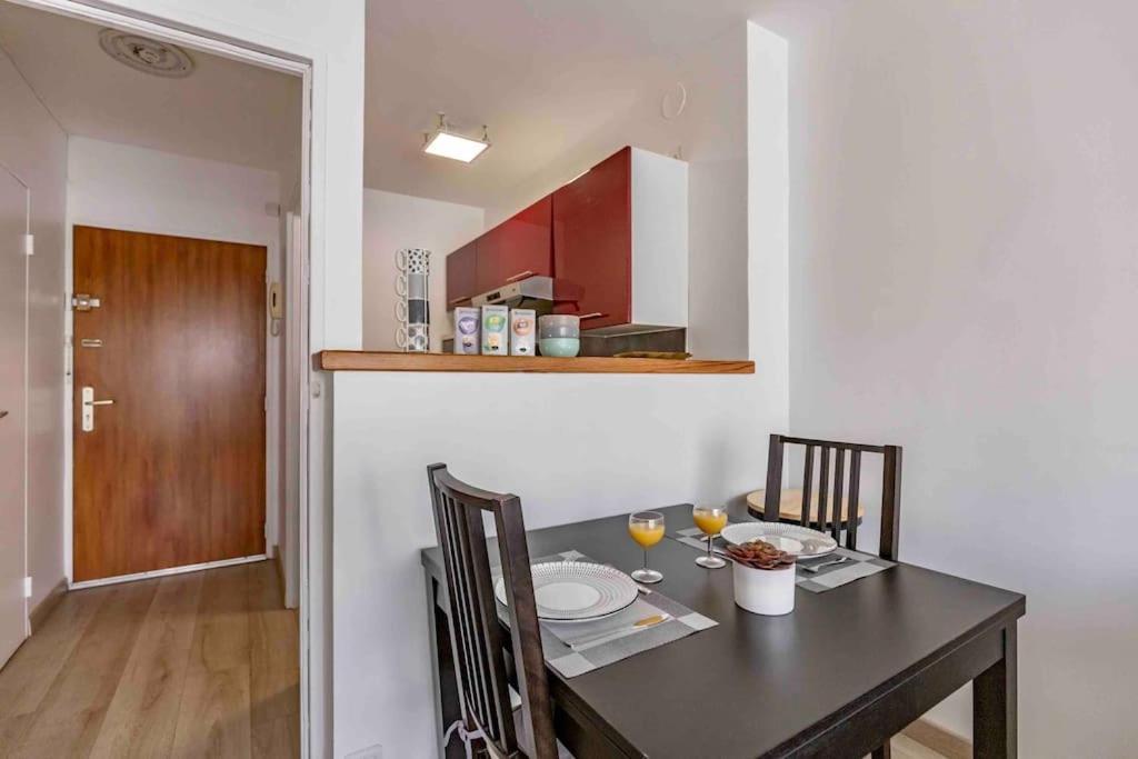 Appartement Avec Parking Et Terrasse Metro 7 Et Paris Villejuif Exterior photo