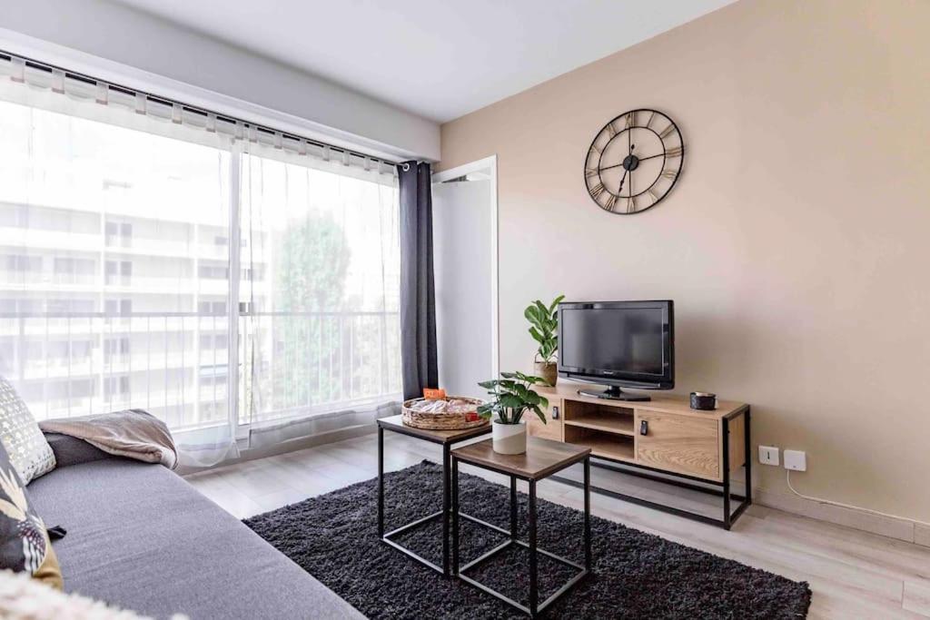 Appartement Avec Parking Et Terrasse Metro 7 Et Paris Villejuif Exterior photo